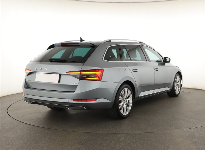 Škoda Superb, 2021