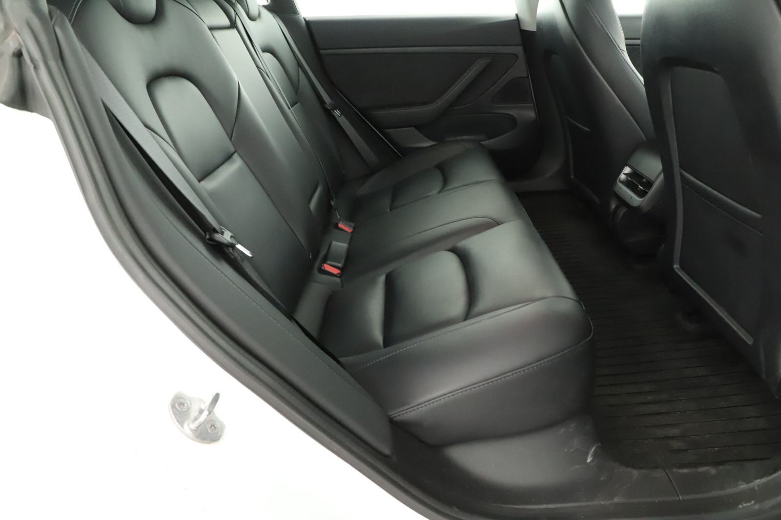 Tesla Model 3 Standard Range Plus – fotografie 11