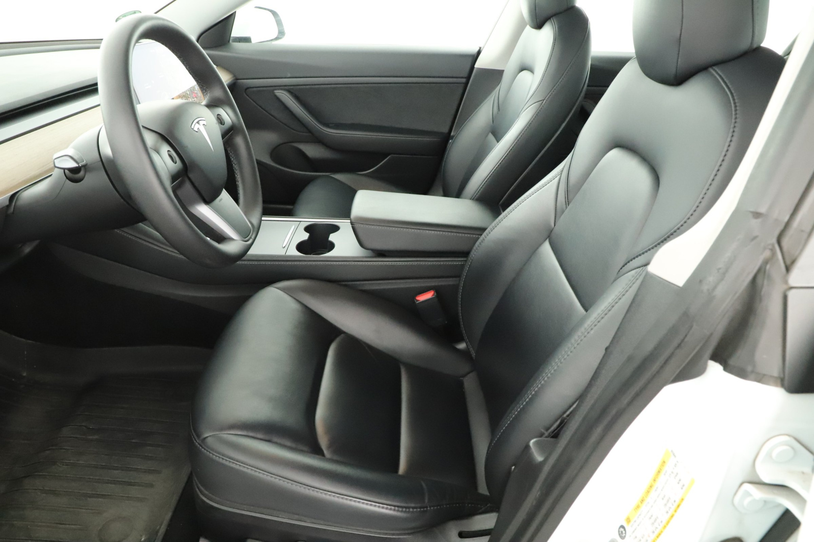 Tesla Model 3 Standard Range Plus – fotografie 13