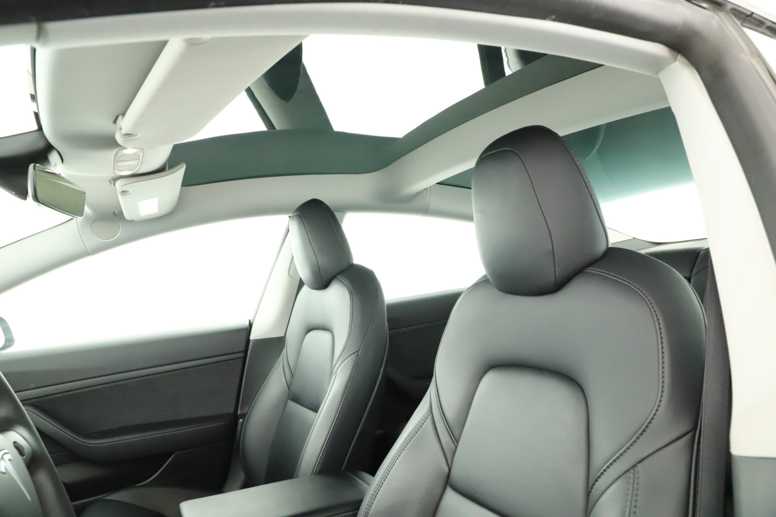 Tesla Model 3 Standard Range Plus – fotografie 17