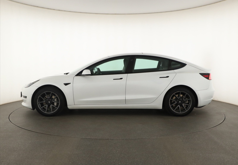 Tesla Model 3, 2021