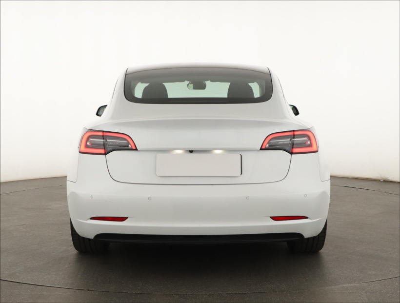 Tesla Model 3, 2021