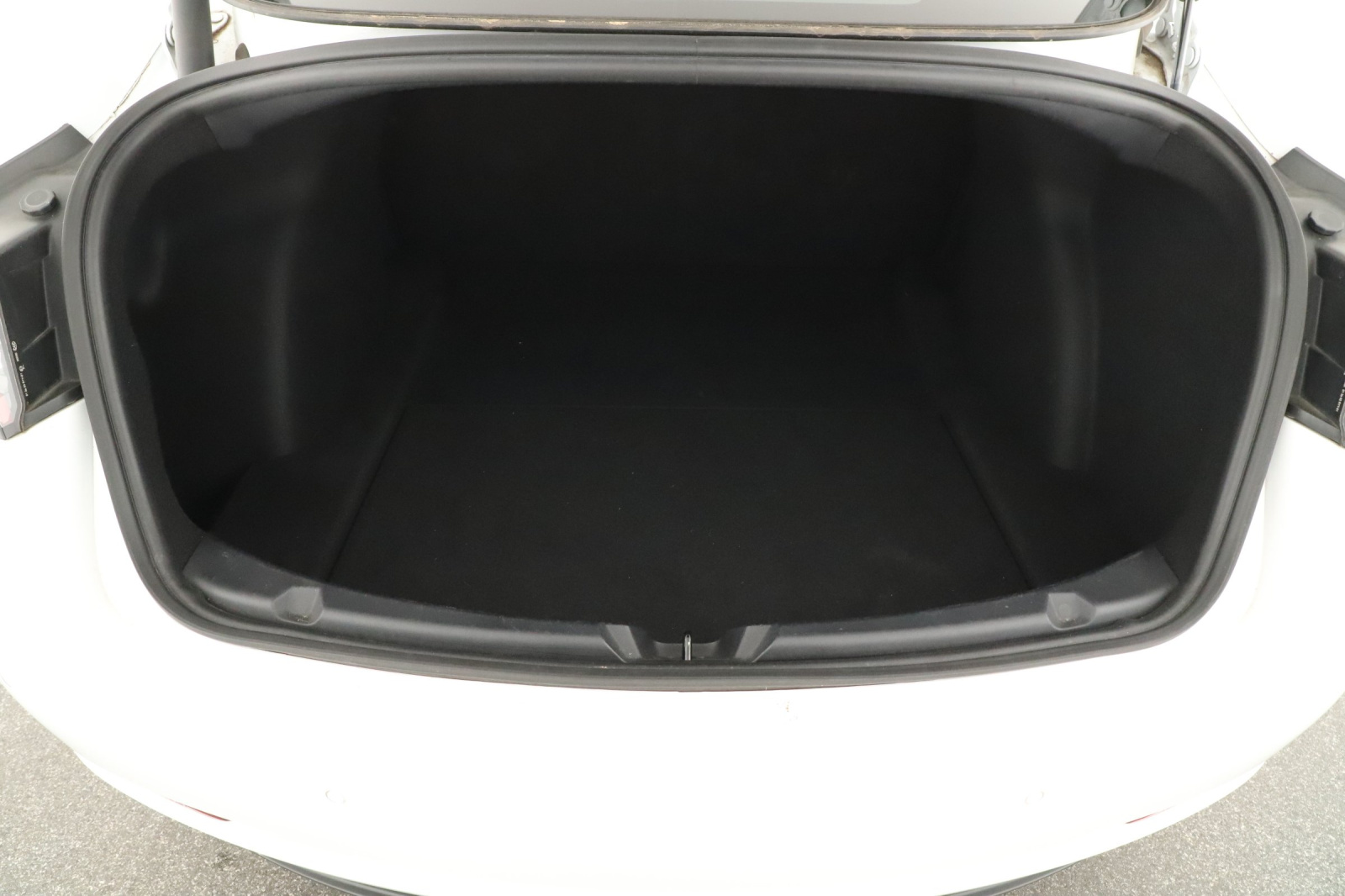 Tesla Model 3 Standard Range Plus – fotografie 25