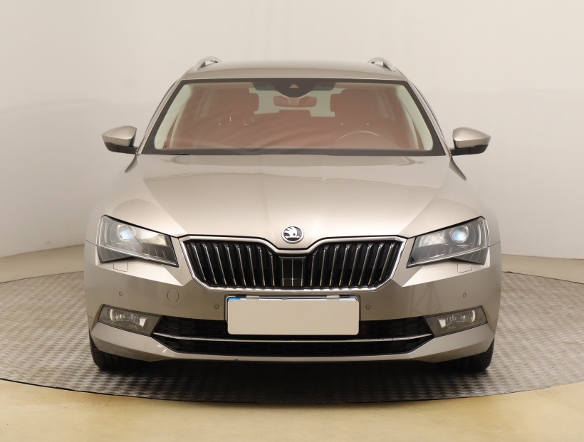 Škoda Superb, 2016