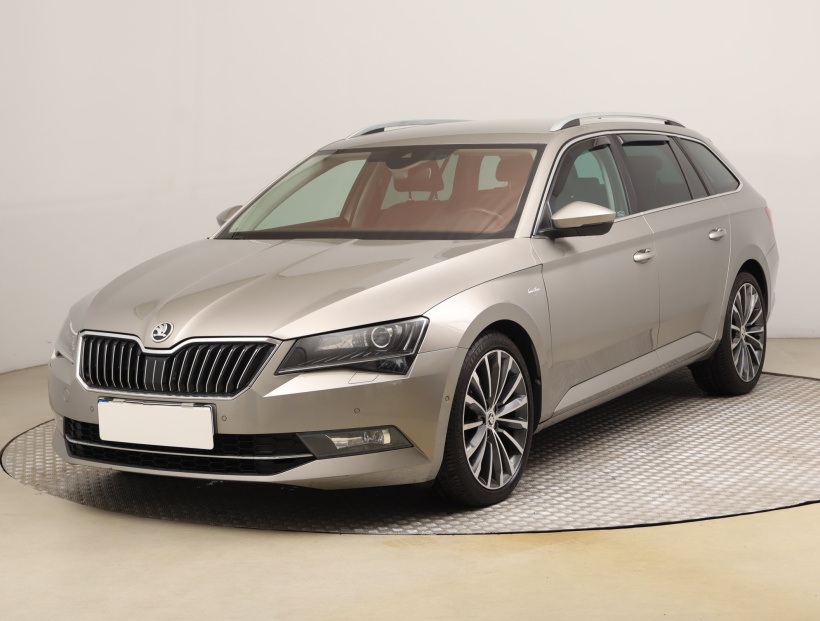 Škoda Superb, 2016