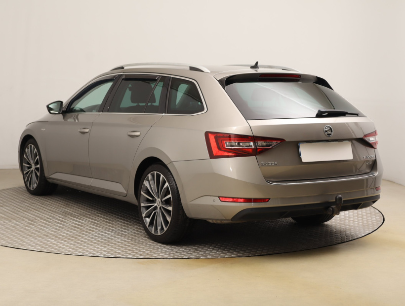 Škoda Superb, 2016
