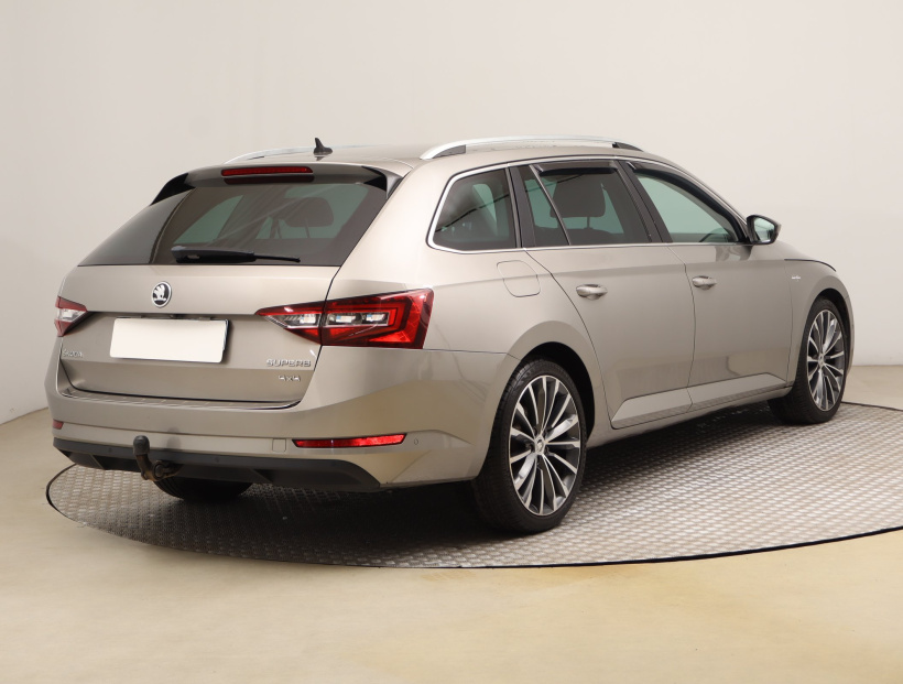 Škoda Superb, 2016