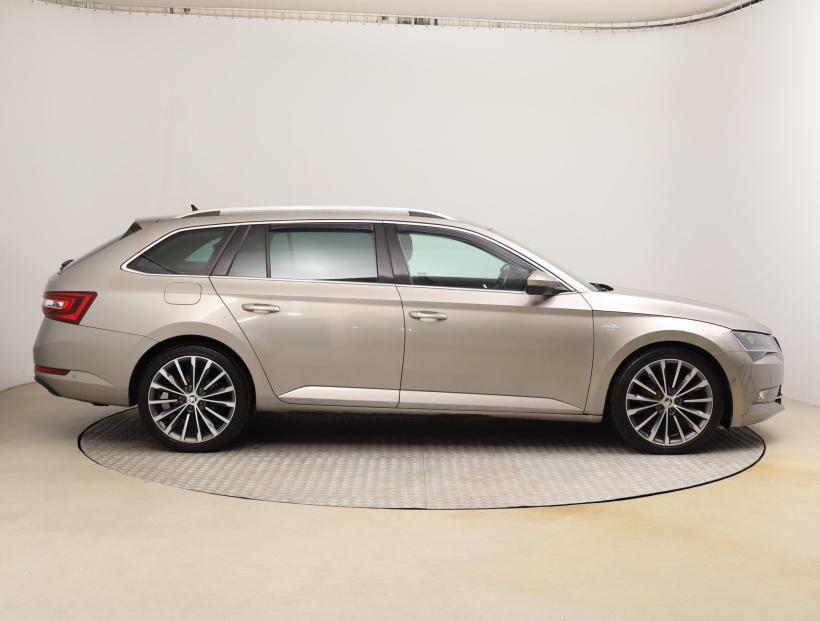 Škoda Superb, 2016