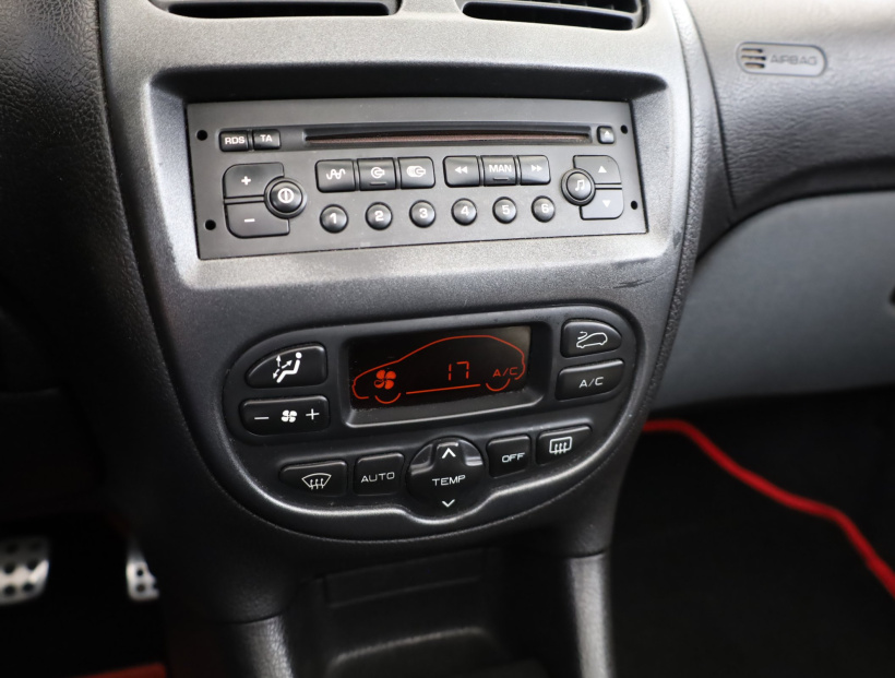 Peugeot 206, 2003
