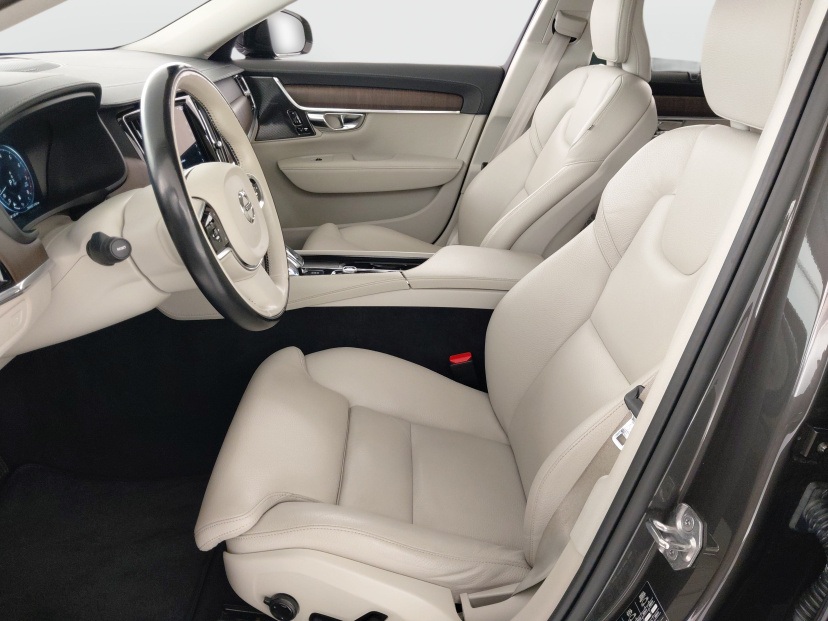 Volvo V90, 2021
