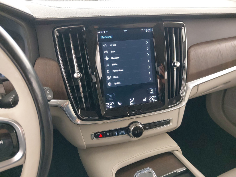 Volvo V90, 2021