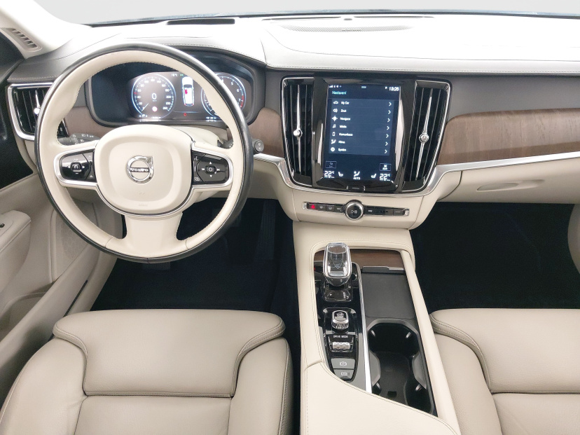 Volvo V90, 2021