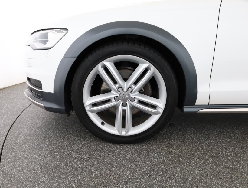 Audi A6 Allroad, 2015