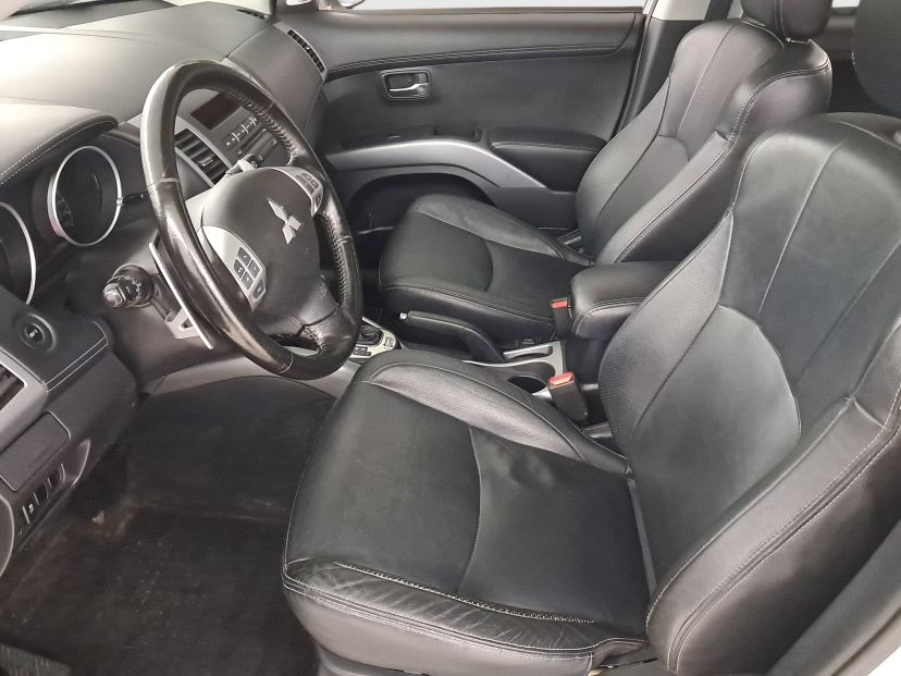 Mitsubishi Outlander, 2011