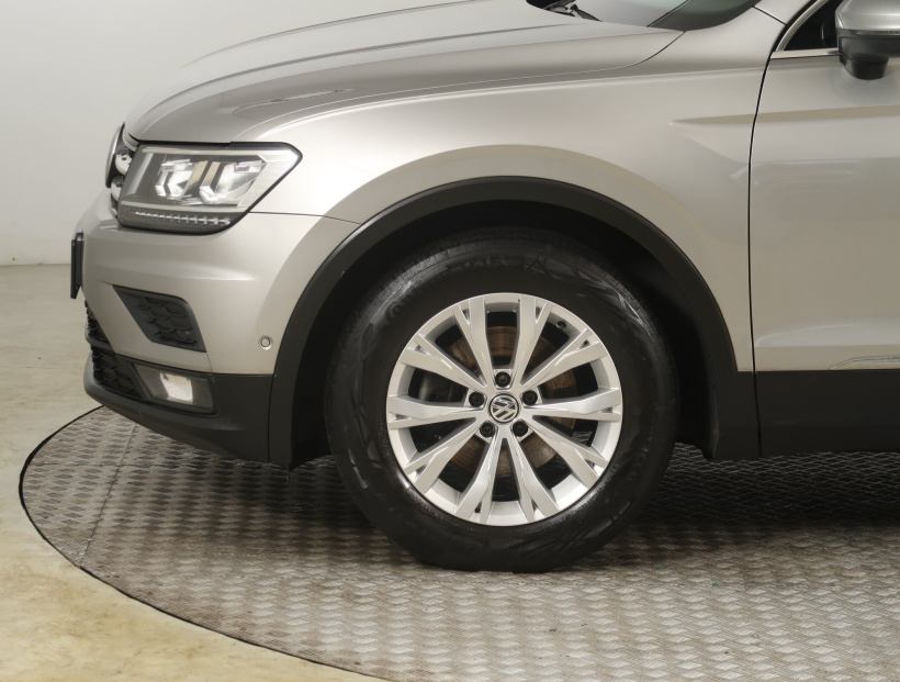 Volkswagen Tiguan, 2020