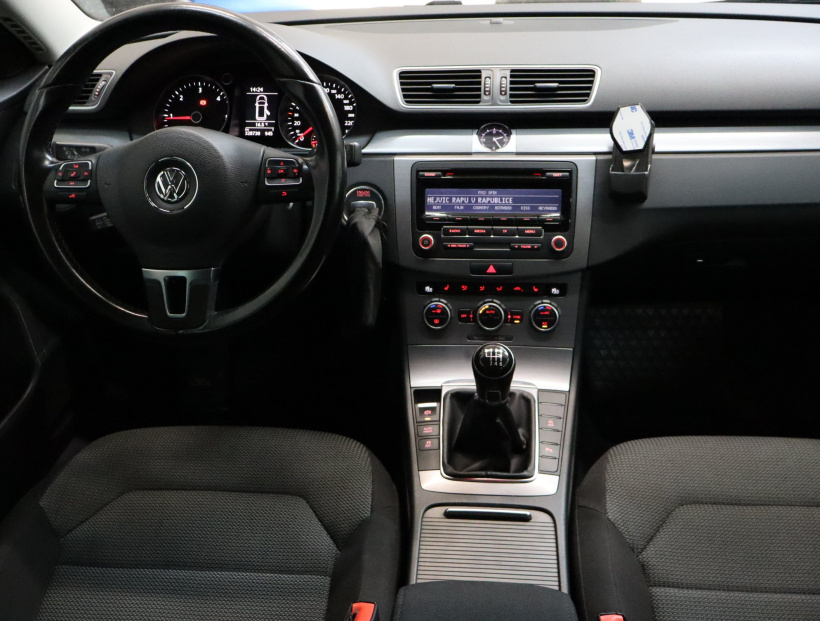 Volkswagen Passat, 2013