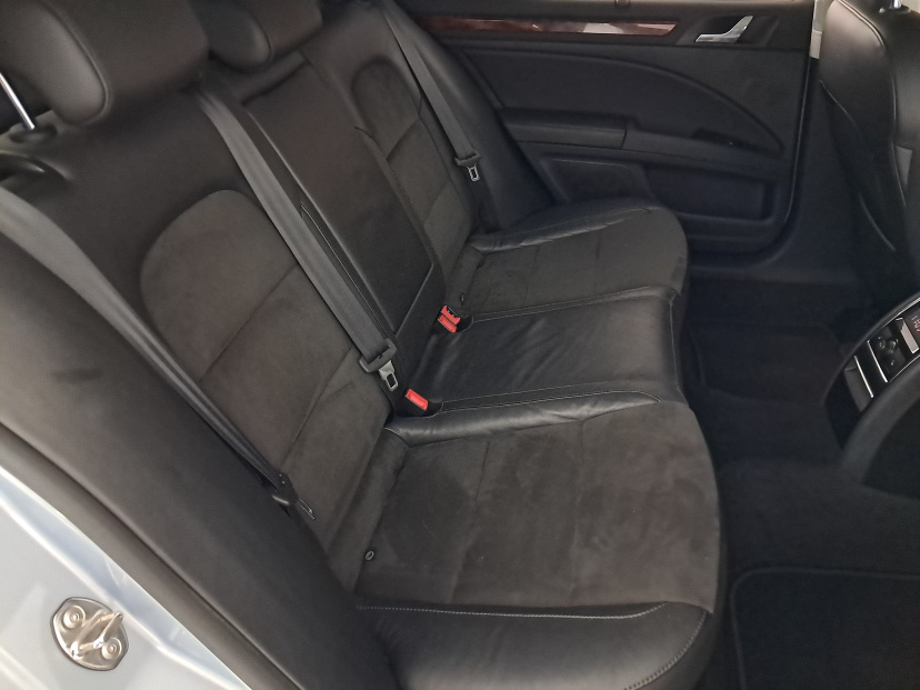 Škoda Superb, 2011