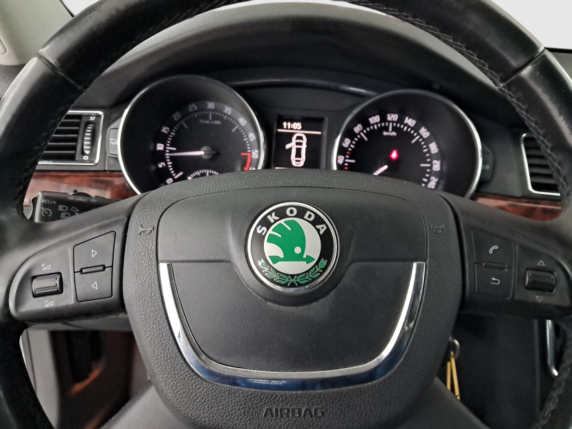 Škoda Superb, 2011