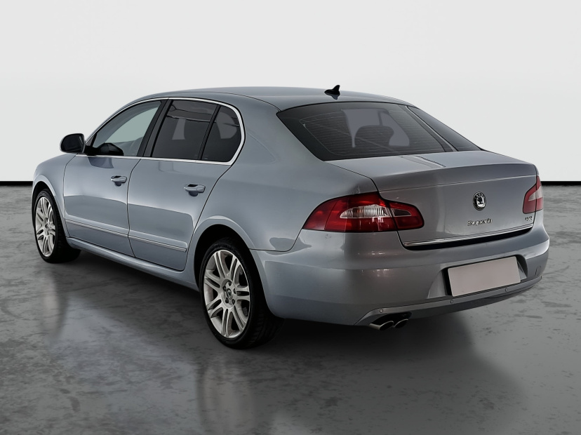 Škoda Superb, 2011