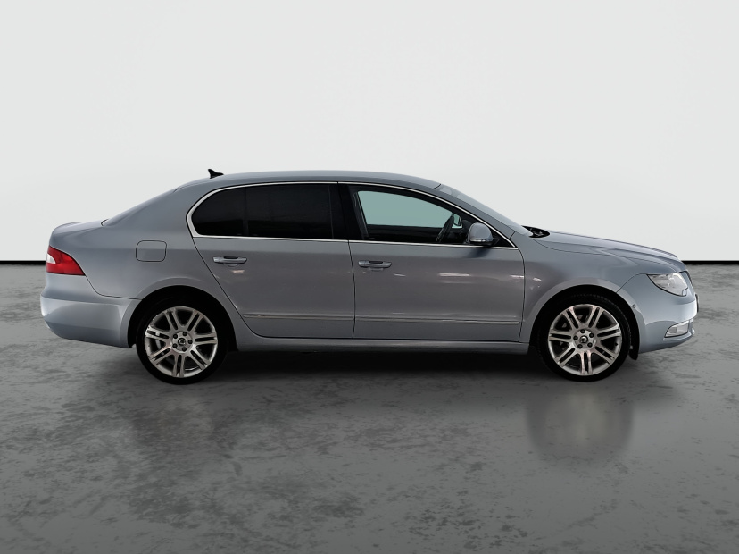 Škoda Superb, 2011