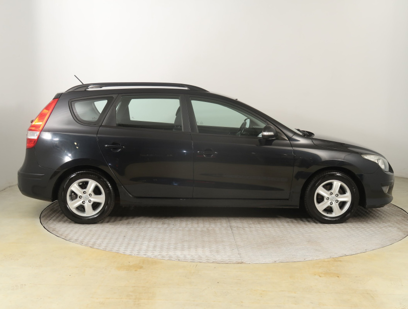 Hyundai i30, 2011