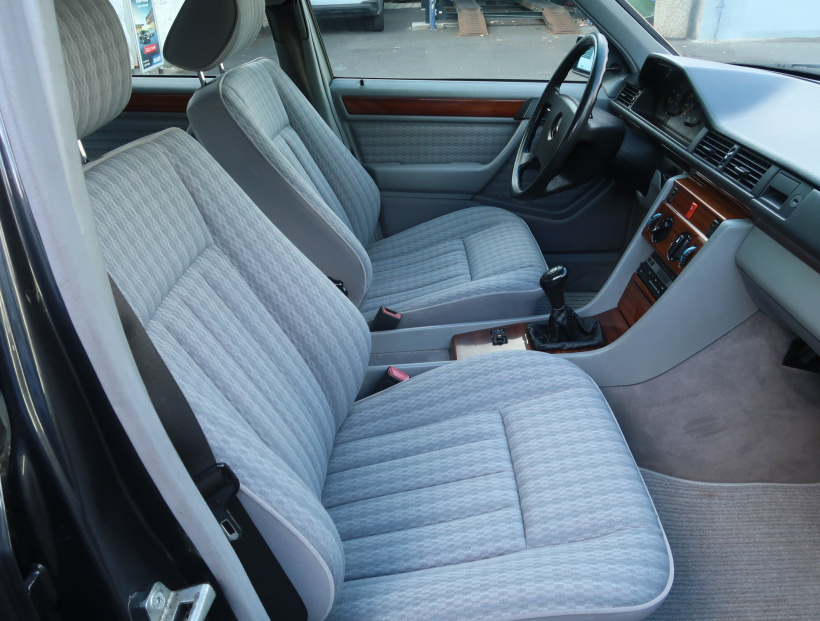 Mercedes-Benz W124, 1991