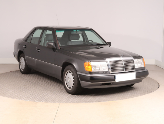 Mercedes-Benz W124