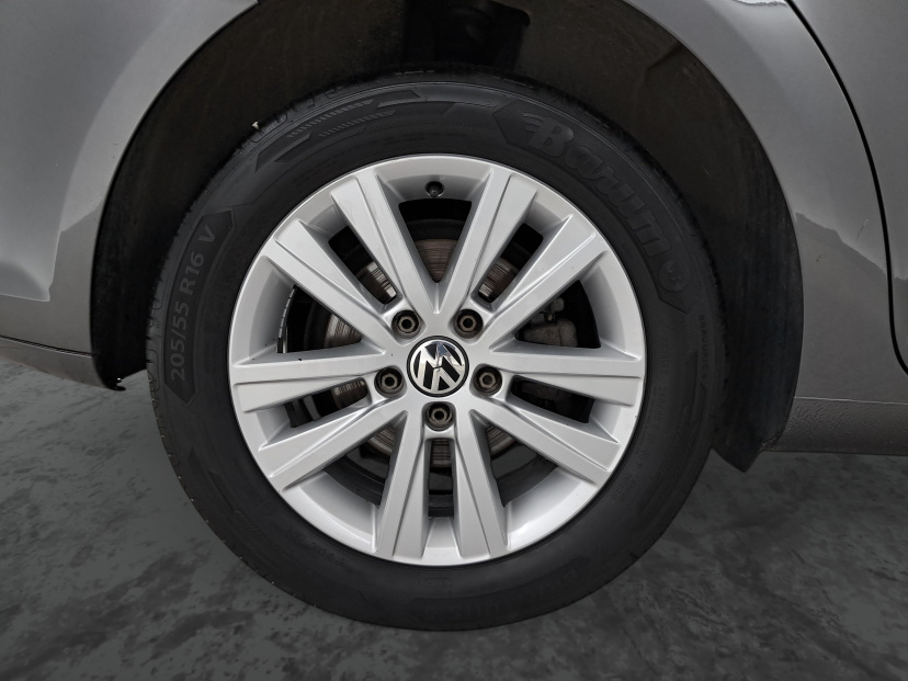 Volkswagen Touran, 2012