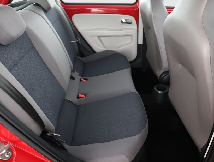 Volkswagen Up!, 2015