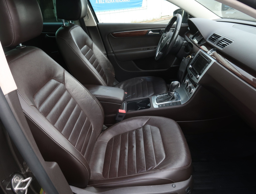 Volkswagen Passat, 2012