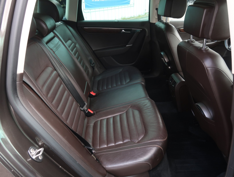 Volkswagen Passat, 2012