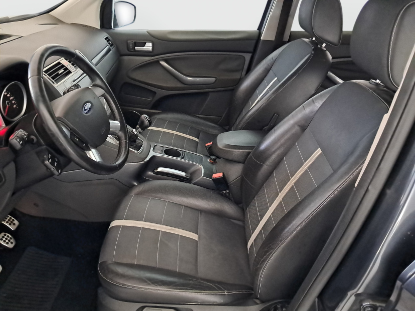 Ford Kuga, 2010