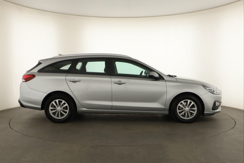 Hyundai i30, 2023
