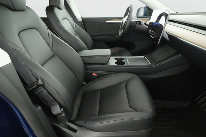 Tesla Model Y, 2024