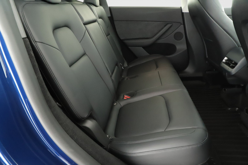 Tesla Model Y, 2024