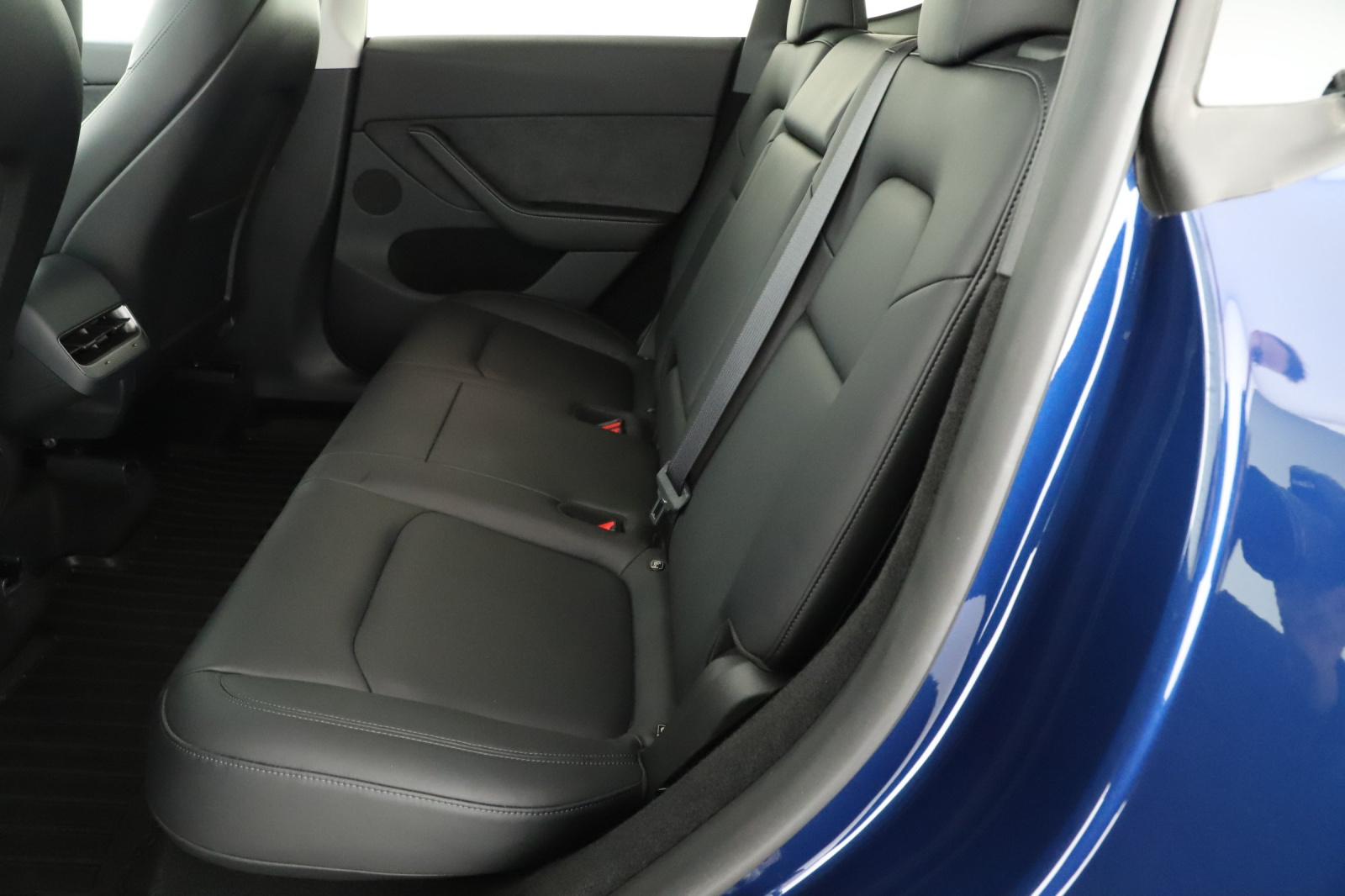 Tesla Model Y Long Range AWD – fotografie 12