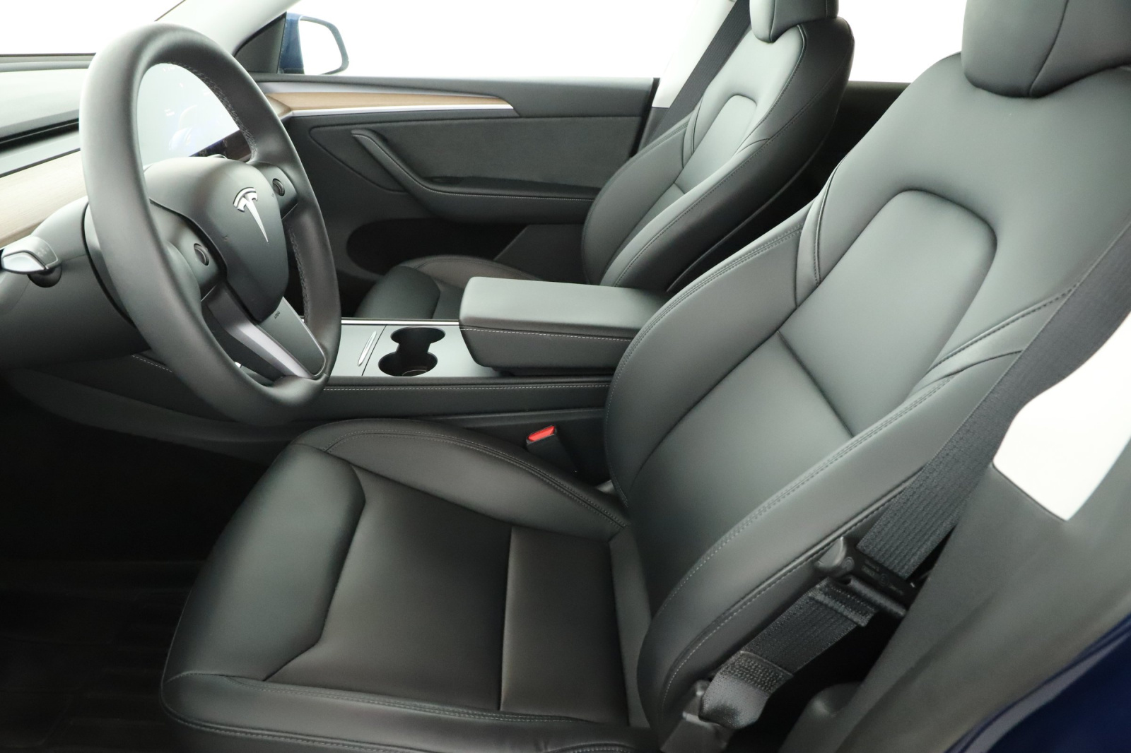 Tesla Model Y Long Range AWD – fotografie 13