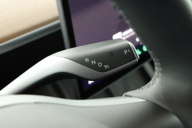 Tesla Model Y - 2024