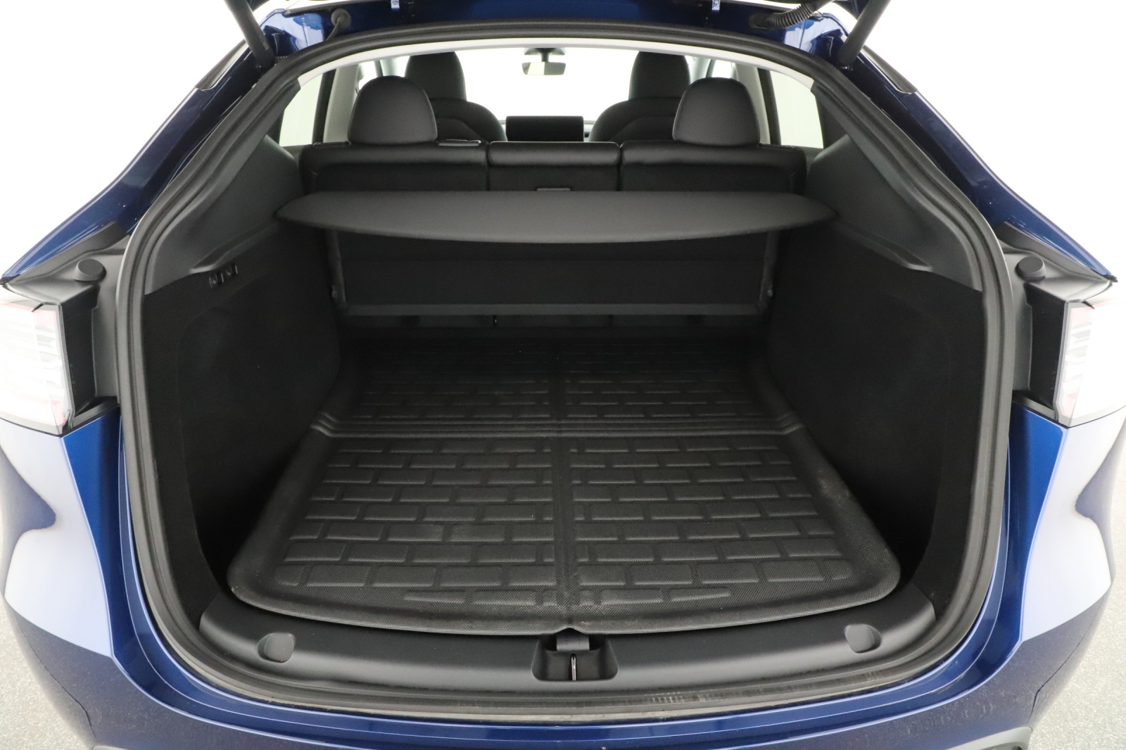 Tesla Model Y - 2024