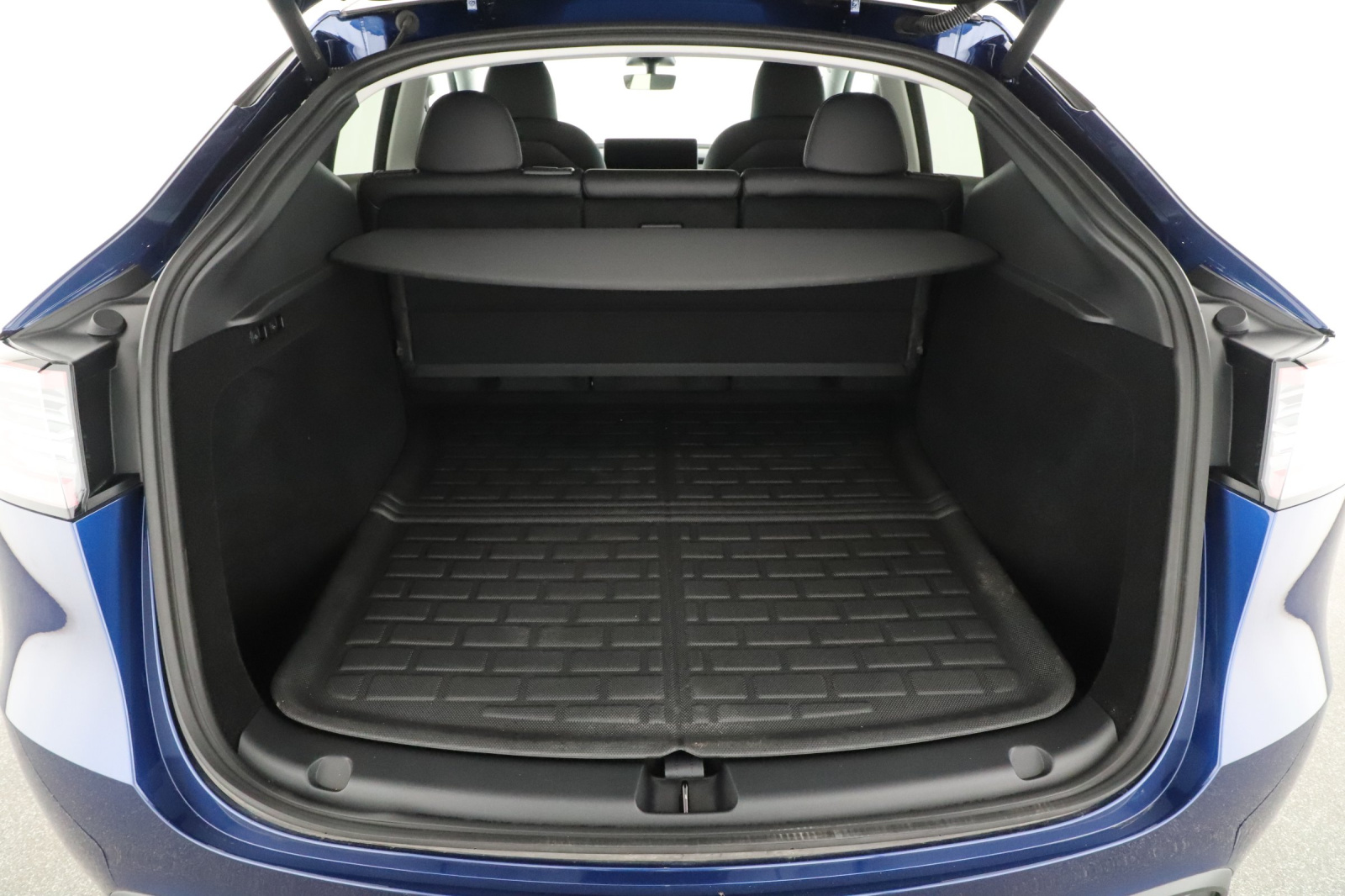 Tesla Model Y Long Range AWD – fotografie 25