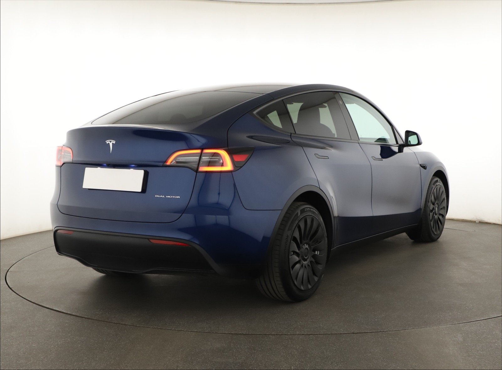 Tesla Model Y Long Range AWD – fotografie 7