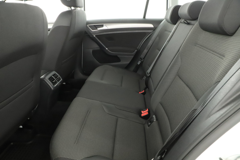 Volkswagen Golf, 2016