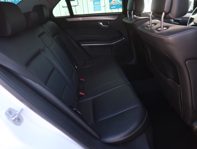 Mercedes-Benz E, 2016