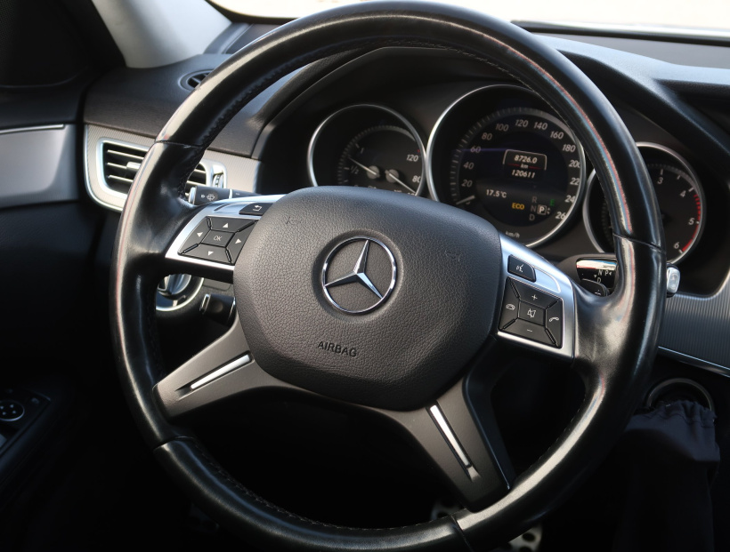 Mercedes-Benz E, 2016