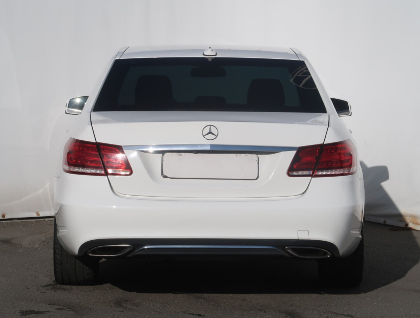 Mercedes-Benz E, 2016