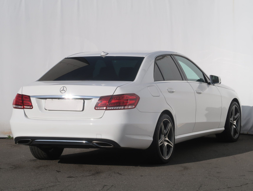 Mercedes-Benz E, 2016