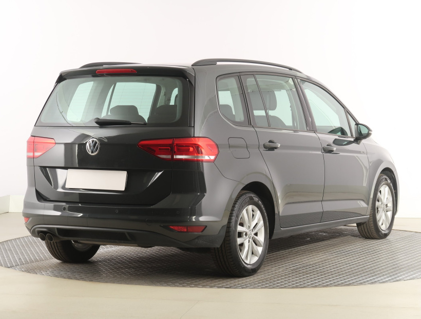 Volkswagen Touran, 2016