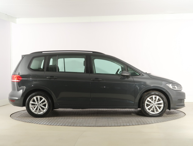 Volkswagen Touran, 2016