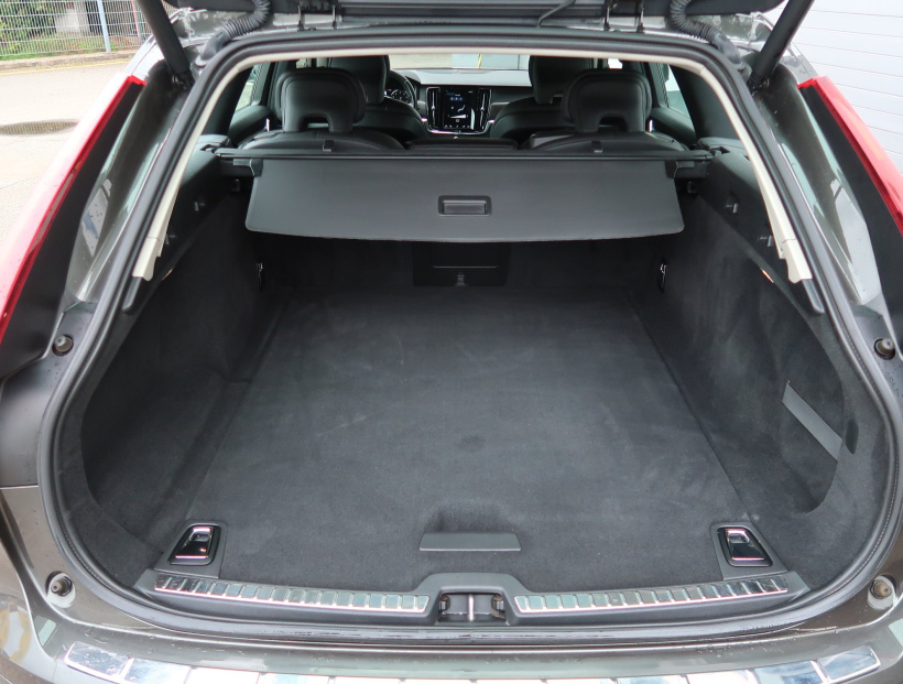 Volvo V90 Cross Country, 2018