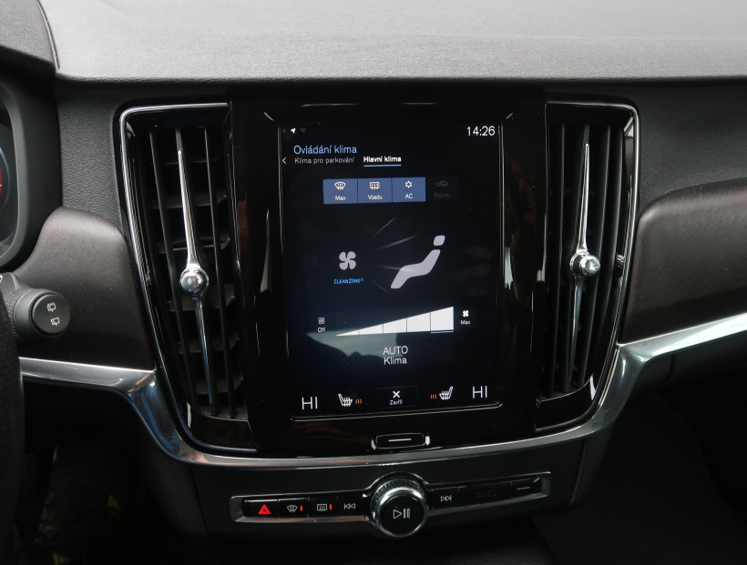 Volvo V90 Cross Country, 2018